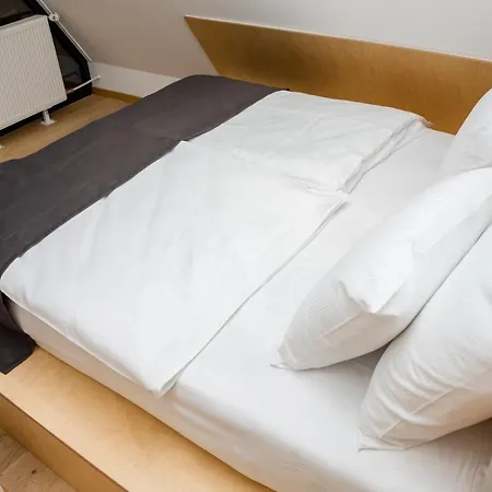 Rusovo Village יהורינה