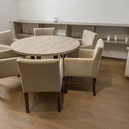 Villa Rusovo Village *