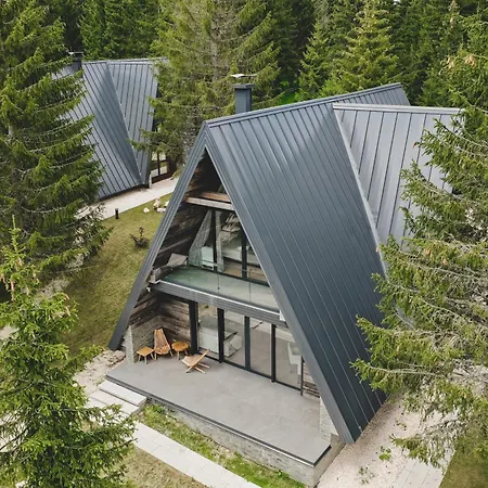 Villa Rusovo Village *