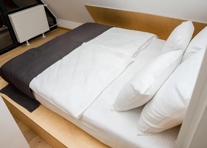 Rusovo Village 亚霍里纳